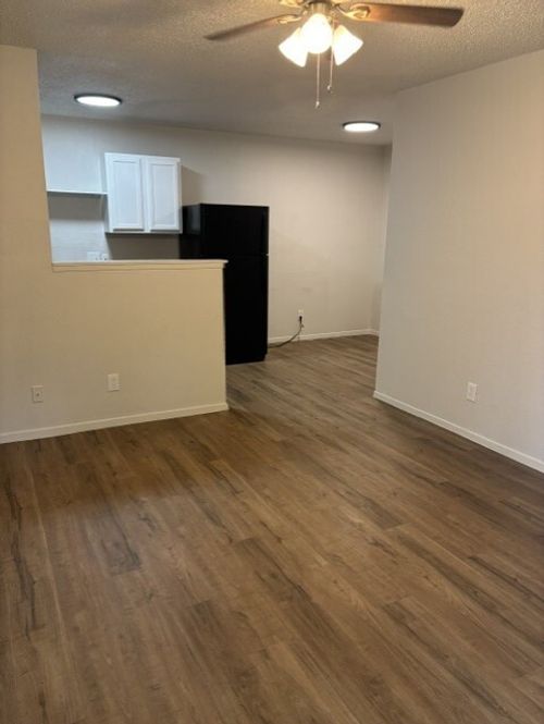 115 W Rogers St, Arlington, TX, 76011-7184 | Card Image