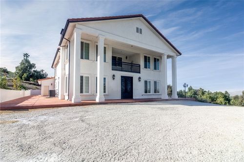 17423 Wicker Way, Riverside, CA, 92504-9661 | Card Image