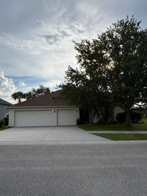 602 Hernando Pl, CLERMONT, FL, 34715-8068 | Card Image
