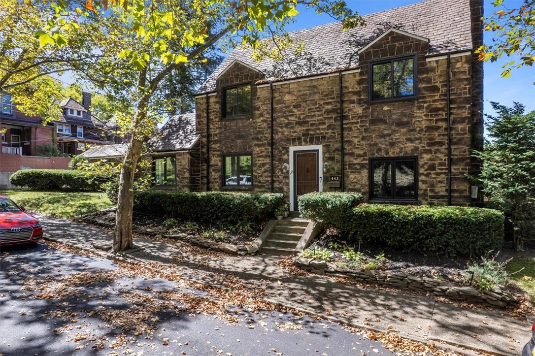 10th Ave, Homestead, PA 15120