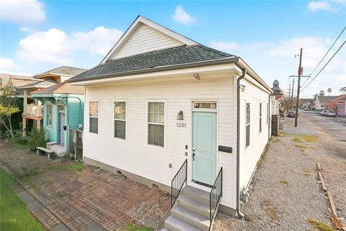 1201 Marigny St, New Orleans, LA, 70117-8418 | Card Image