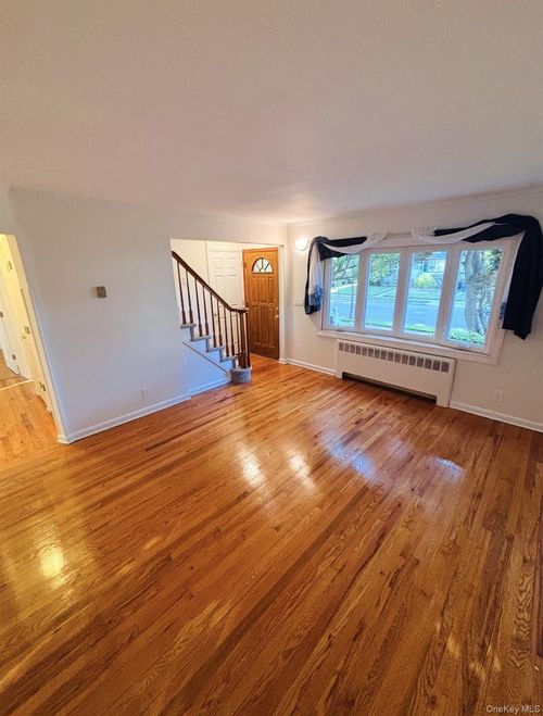 1526 Rhode Ave, Merrick, NY, 11566-2034 | Card Image