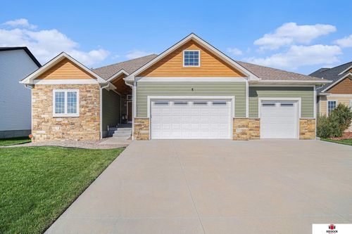 5901 Opus Dr, Lincoln, NE, 68526-9352 | Card Image