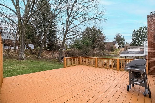3229 Sundale Dr, House other with 3 bedrooms, 3 bathrooms and 2 parking in Glenshaw PA | Image 4