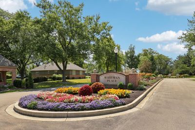 2112 W Quincy Court, Condo with 3 bedrooms, 3 bathrooms and null parking in MEQUON WI | Image 1