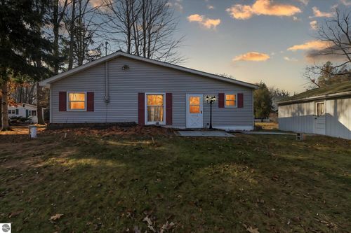 6364 Joanne St, Lake, MI, 48632-9565 | Card Image