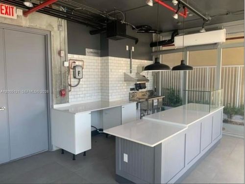 538 Meridian Ave, Miami Beach, FL, 33139-6428 | Card Image