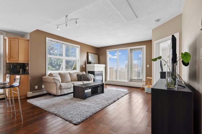 303 - 716 5 Street Ne, Condo with 2 bedrooms, 2 bathrooms and 1 parking in Calgary AB | Image 5