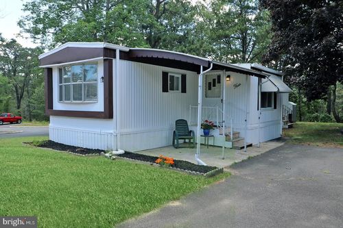 4 Fox St, Whiting, NJ, 08759-3612 | Card Image