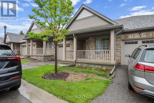 12-215 North Centre Road, London North (North B), ON, N5X4E3 | Card Image