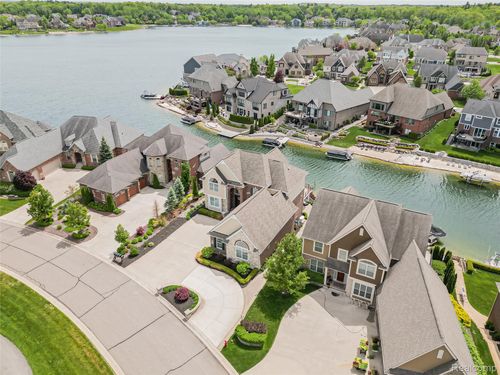 8439 Boulder Shores Dr, South Lyon, MI, 48178-8061 | Card Image