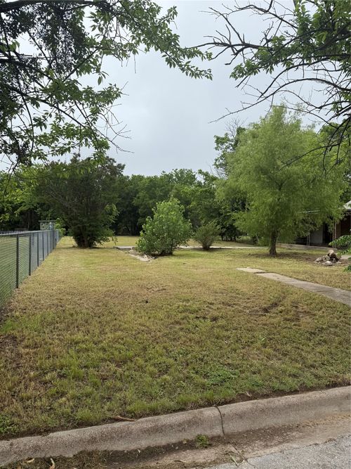 710 N Mason Street, Bowie, TX, 76230 | Card Image