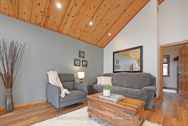 1055 Dark Lake Rd, House other with 3 bedrooms, 2 bathrooms and 6 parking in Haliburton ON | Image 21