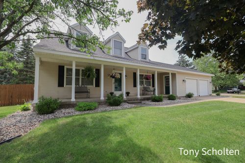 7537 Woodside Dr, Hudsonville, MI, 49426-9148 | Card Image