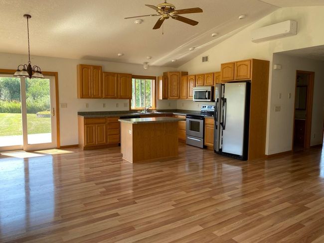 Kitchen | Image 12