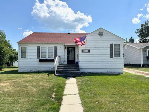 406 3rd St Ne, Roseau, MN, 56751-1121 | Card Image