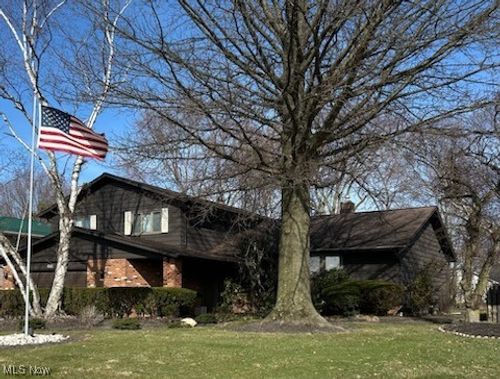 1939 Winchester Rd, Lyndhurst, OH, 44124-3712 | Card Image