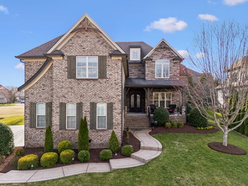 837 Plantation Way, Gallatin, TN, 37066-7406 | Card Image