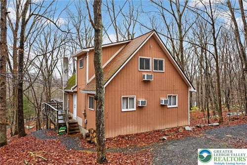 149 Regent St, Bushkill, PA, 18324-8516 | Card Image