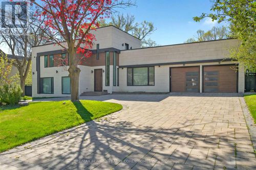 41 Suncrest Dr, North York, ON, M3C2L1 | Card Image