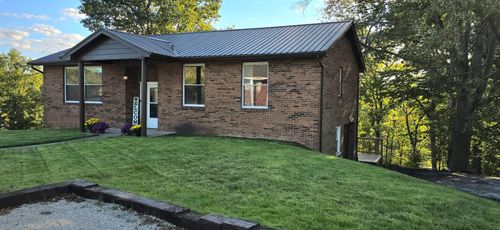 2521 W Woods Ct, Ashland, KY, 41102-9683 | Card Image