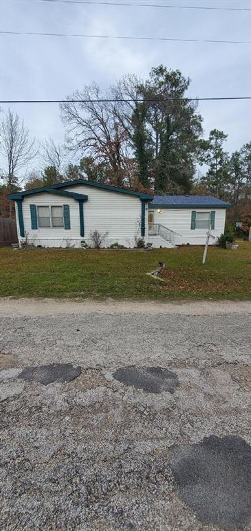 305 Canadian Dr, Trinity, TX, 75862-5248 | Card Image