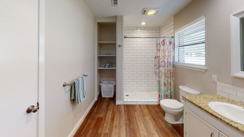 802 Amy Cir, Marble Falls, TX, 78654-4130 | Card Image