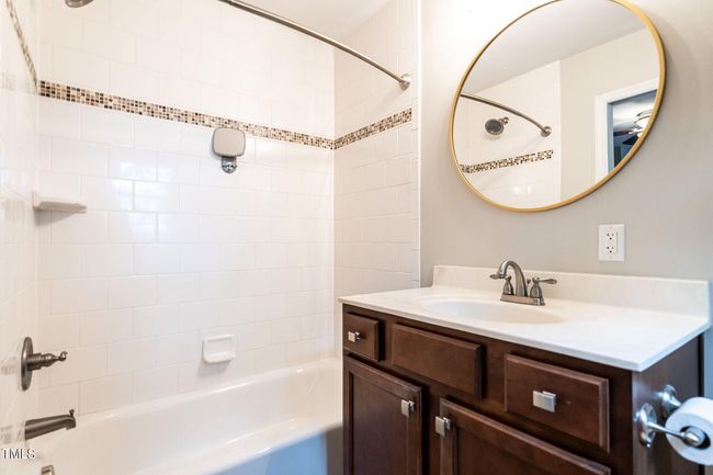 020-1920x1080-primary-bath | Image 5