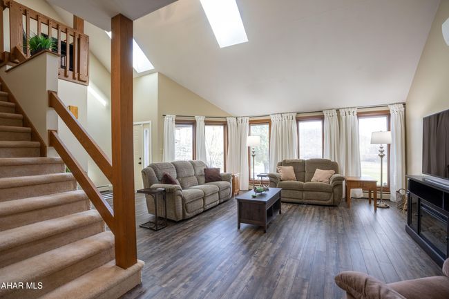 1474 Locke Mountain Rd, House other with 3 bedrooms, 3 bathrooms and null parking in HOLLIDAYSBURG PA | Image 4