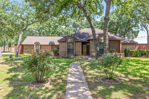 2126 Los Robles St, Grapevine, TX, 76051-4378 | Card Image