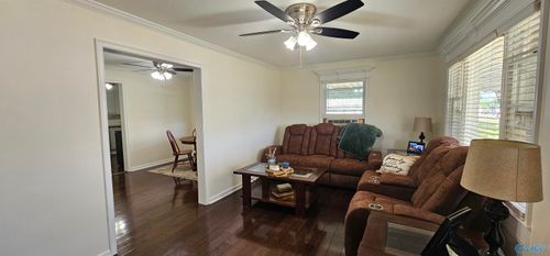 512 Linden St, Scottsboro, AL, 35768-4221 | Card Image