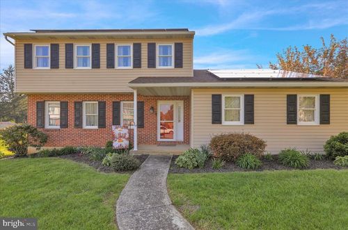 402 Columbus St, WERNERSVILLE, PA, 19565-1708 | Card Image