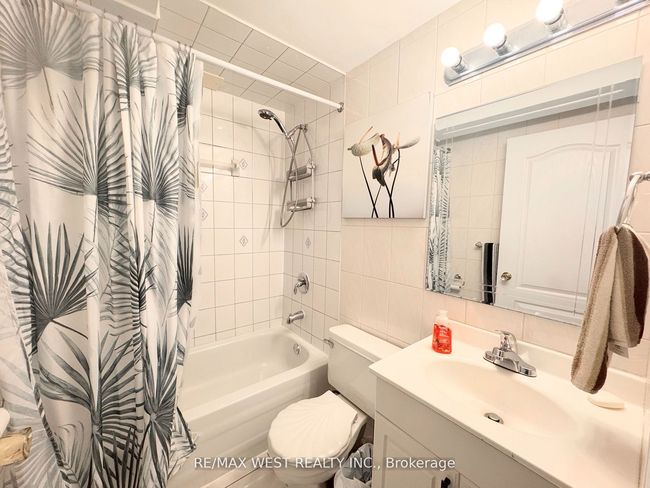 425 Hansen Rd N, House other with 4 bedrooms, 3 bathrooms and 4 parking in Brampton ON | Image 32
