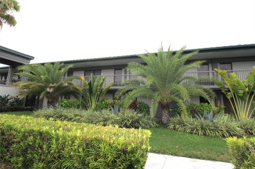 c226-7150 N Tamiami Trl, SARASOTA, FL, 34243-1405 | Card Image