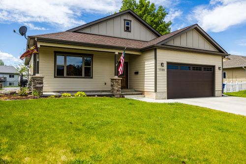 1700 Holly Ponds Dr, Sheridan, WY, 82801-6725 | Card Image