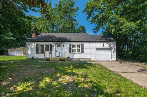 11432 Pearl Rd, Strongsville, OH, 44136-3316 | Card Image