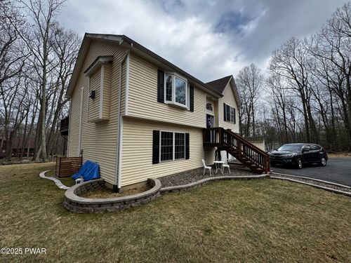 124 Cowberry Ln, Milford, PA, 18337-7141 | Card Image