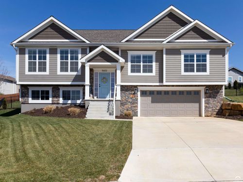 5602 Fort Laramie Ct, Lawrence, KS, 66049-5040 | Card Image