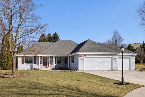 1905 Hunter Court, Waukesha, WI, 53189 | Card Image