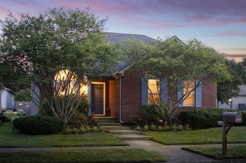 2556 Maggie Cv, Lexington, KY, 40511-8636 | Card Image