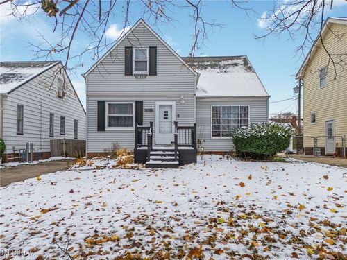 6701 Pelham Dr, Parma, OH, 44129-4537 | Card Image