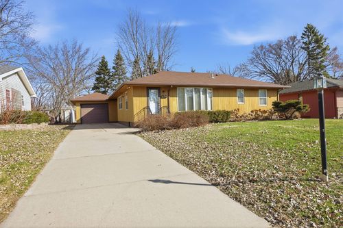 207 6th St Nw, Buffalo, MN, 55313-1147 | Card Image