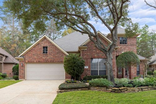 82 S Warbler Bend Cir, The Woodlands, TX, 77382-2614 | Card Image
