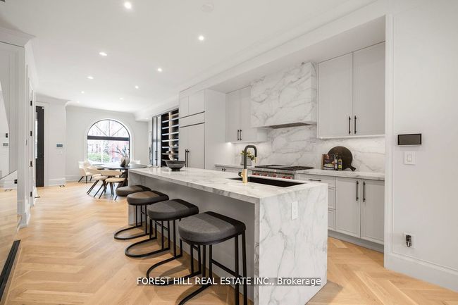 437 Euclid Ave, House attached with 5 bedrooms, 6 bathrooms and null parking in Toronto ON | Image 9