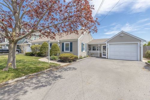 241 Walnut St, Braintree, MA, 02184-3022 | Card Image