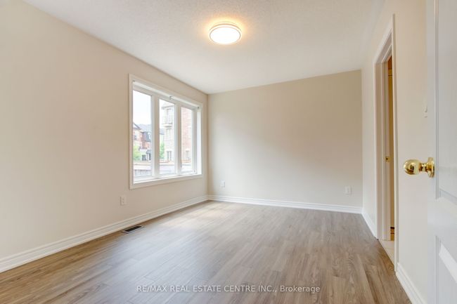 7 Rabbit Run Way, House attached with 4 bedrooms, 3 bathrooms and 1 parking in Brampton ON | Image 9