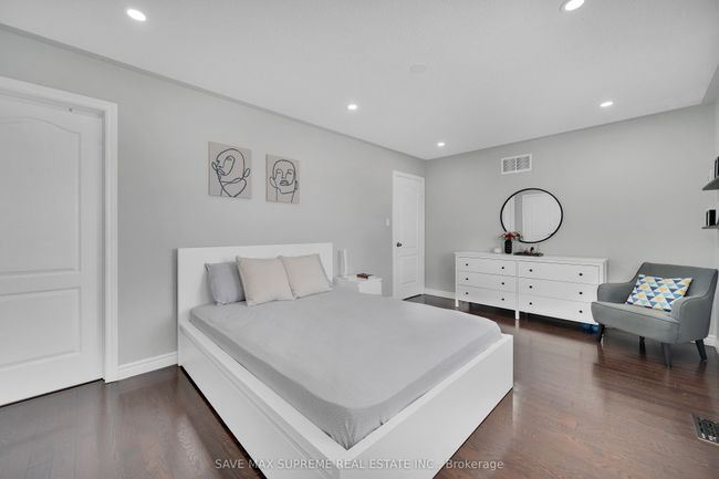 22 Constance St, House other with 6 bedrooms, 6 bathrooms and 5 parking in Brampton ON | Image 23