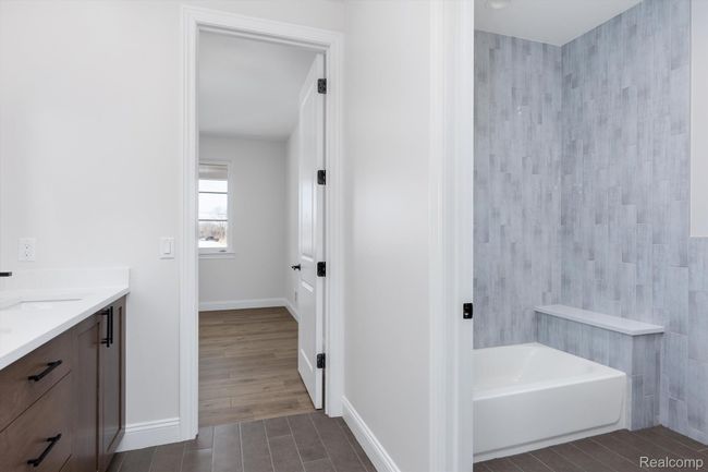 Main Bath | Image 19