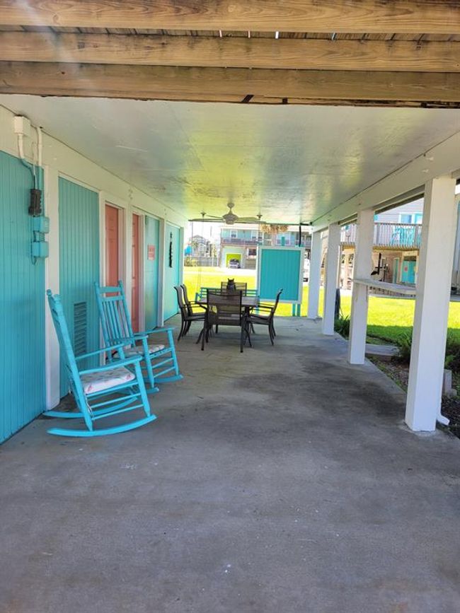 16606 John Davis Rd, House other with 2 bedrooms, 1 bathrooms and null parking in Jamaica Beach TX | Image 18