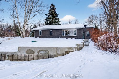 6402 Perth Rd, Perth Road, ON, K0H2L0 | Card Image